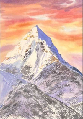 Pico de la montaña al atardecer